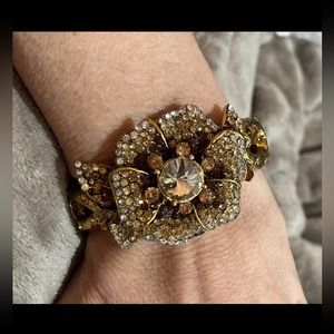 Gold tone Brown crystal rose flower bracelet. Size 7.8 with lobster opening.